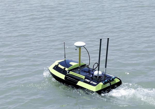 中海达iBoat BS2智能无人测量船.jpg